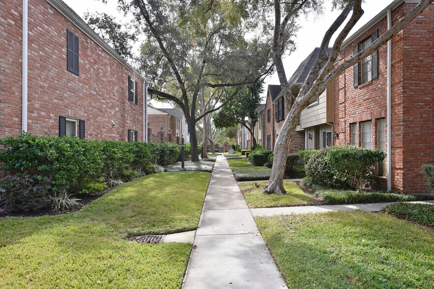 Building Photo - 14573 Misty Meadow Ln