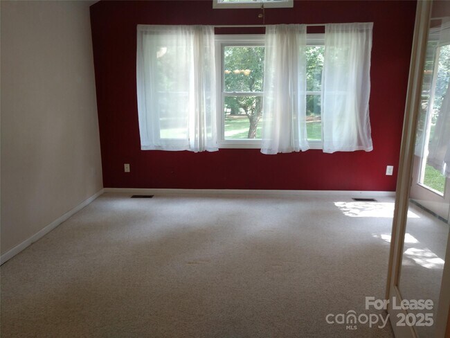 Building Photo - 10115 Elmsbrook Ln