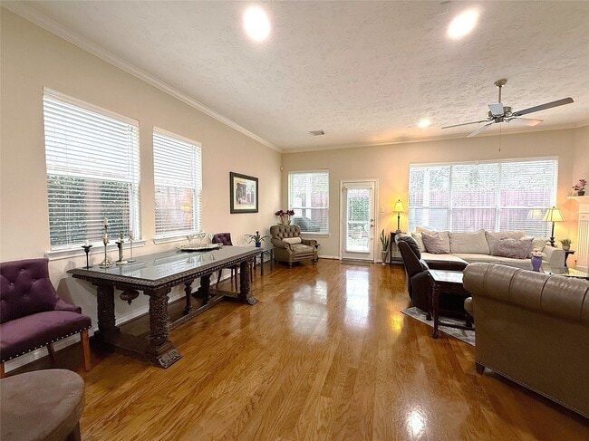 Building Photo - 1446 Sherwood Park Cir