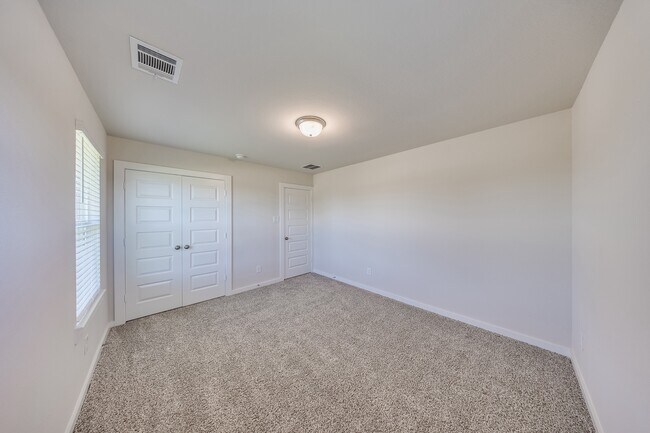 Building Photo - 12930 Royal Ann Wy