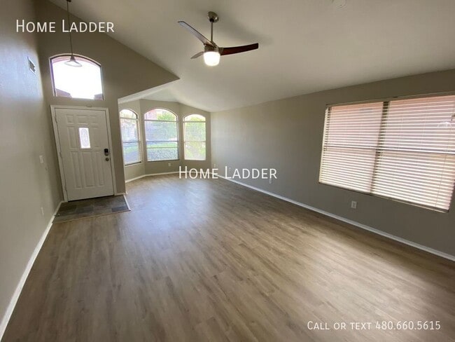 Building Photo - 4723 E Weaver Rd