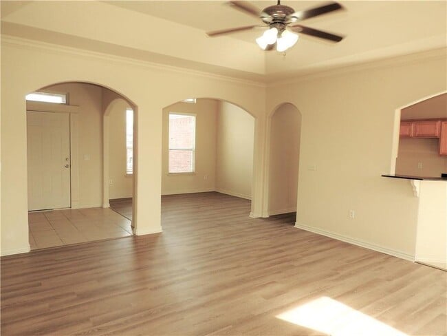 Building Photo - 420 Torino Pl