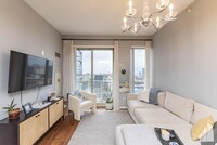 Building Photo - 1 bedroom in Chicago IL 60654