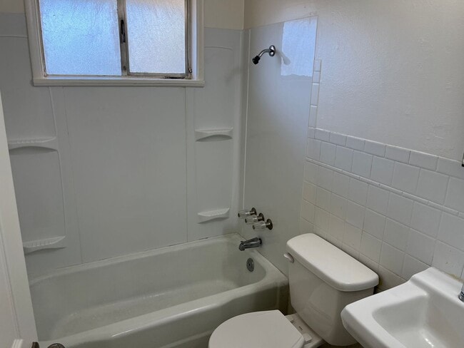 Building Photo - West Peninsula Duplex