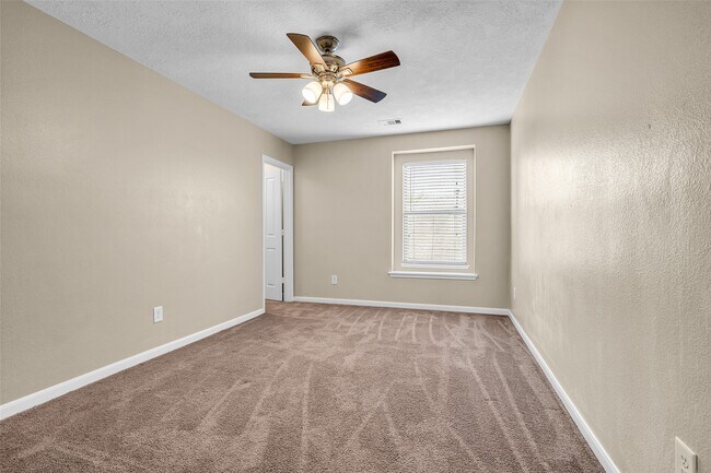 Building Photo - 6719 Path Way Ct