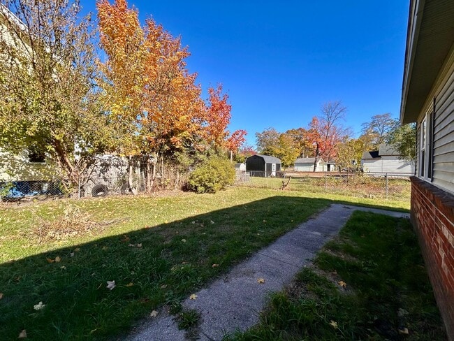 Building Photo - Three Bedroom Ranch-Style Home in Muskegon