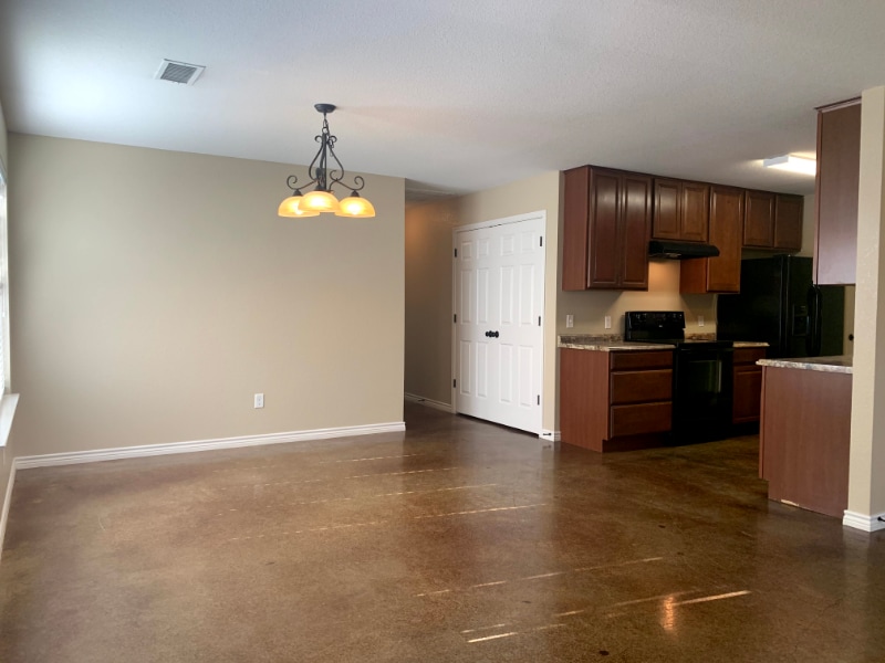 Building Photo - 5209 Graceland Dr