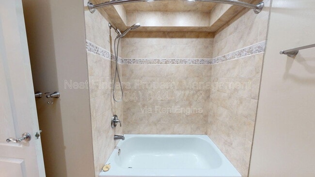 Building Photo - 12947 Tree Wy Ct N