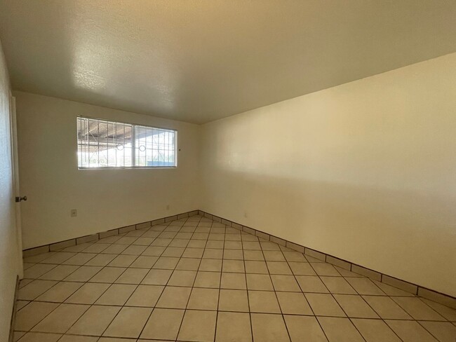 Building Photo - 2621 S Lands End Rd