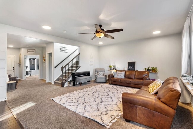 Building Photo - Exceptional 2 Story With Finished Basement!