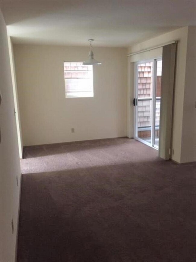 Building Photo - 1 bedroom in Seattle WA 98116