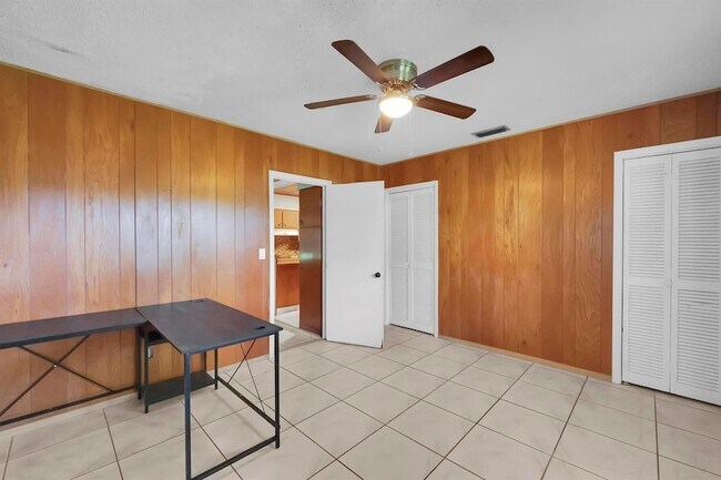 Building Photo - 4910 Ralls Rd