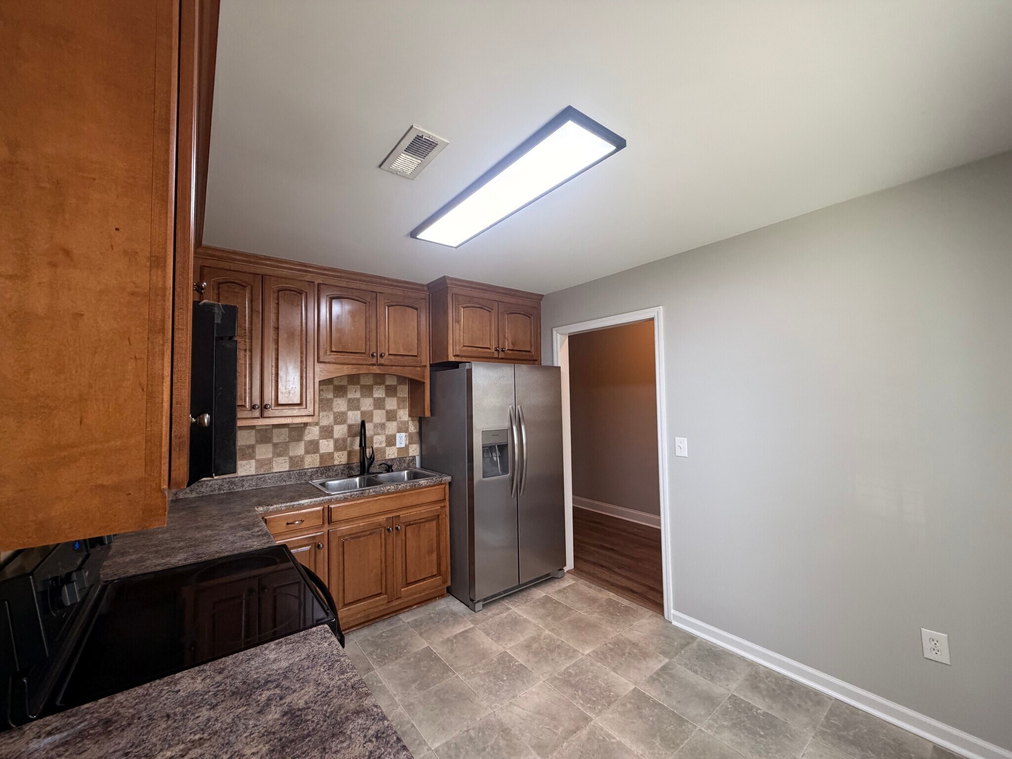 Building Photo - 452 Banyon Rd