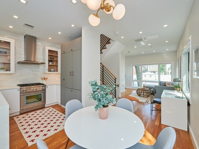 Building Photo - 55 Union St