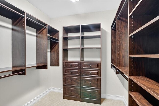 Building Photo - 2233 Peachtree Rd NE