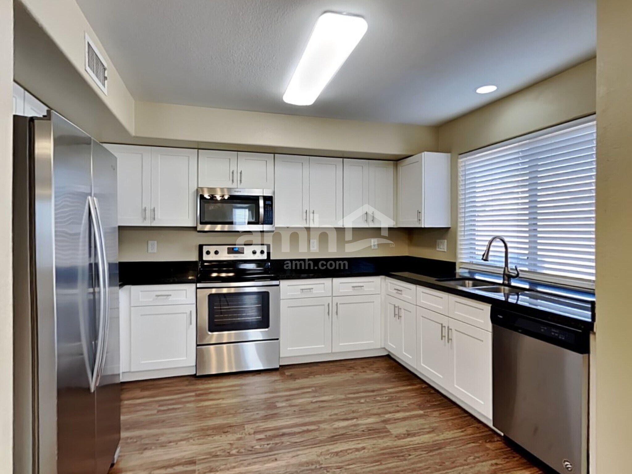 Building Photo - 16632 W Belleview St