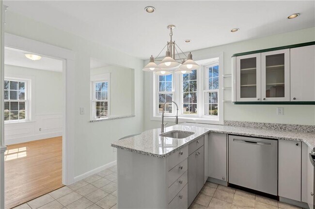 Building Photo - 21 Earlham Way