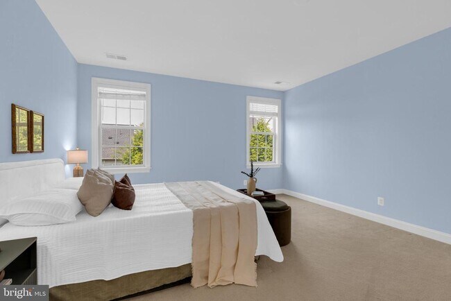 Building Photo - 42706 Chisholm Dr