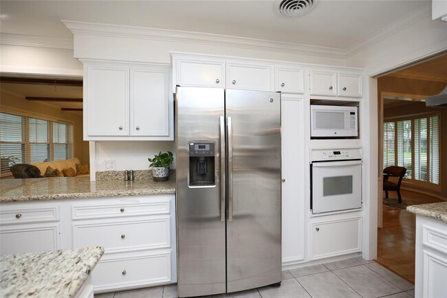 Building Photo - 5822 Cheena Dr