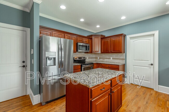 Building Photo - 8802 Mckenzie Farm Dr