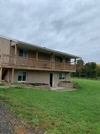 Building Photo - NEWER RANCH STYLE 2 BEDROOM DUPLEX HOMES FOR LEASE!