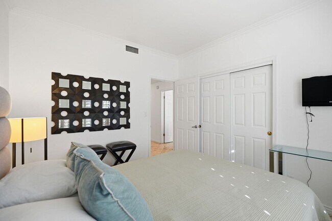 Building Photo - Charming 2-Bedroom Casita