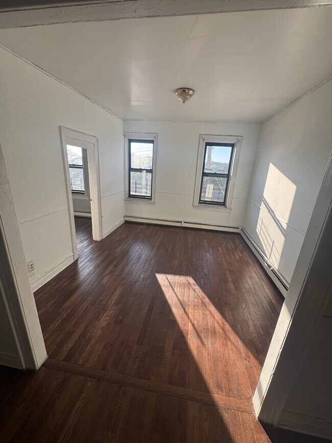 Building Photo - 2680 Bailey Ave