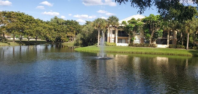 Building Photo - 9999 Summerbreeze Dr