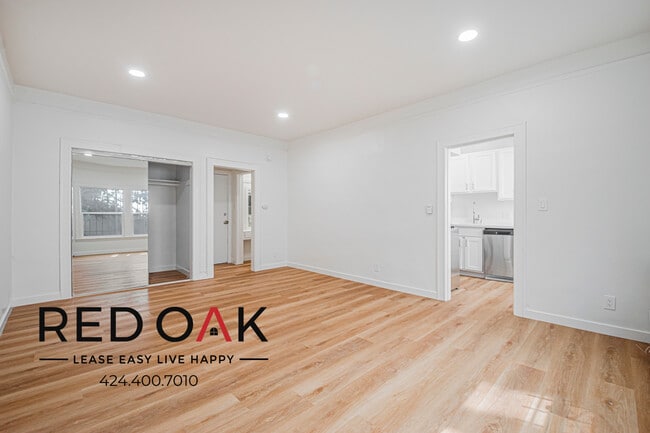 Building Photo - 1818 Whitley Ave