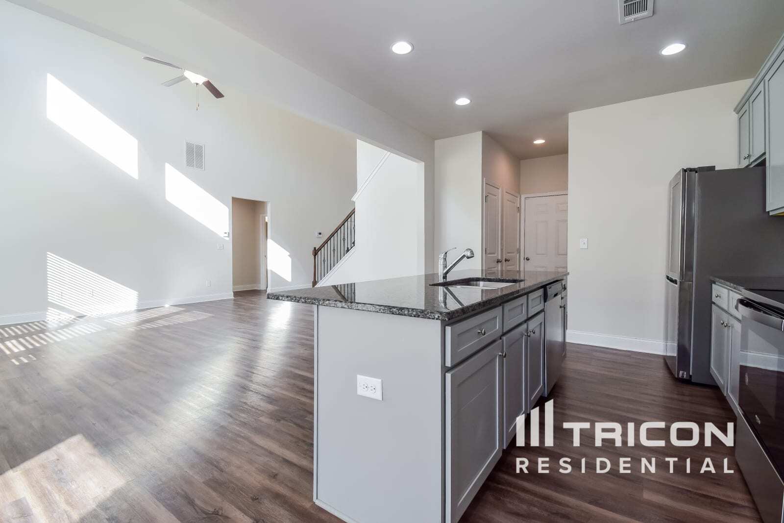 Building Photo - 3930 Bella View Ln