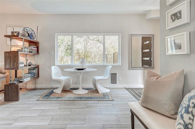 Building Photo - 6 Sugar Creek Dr