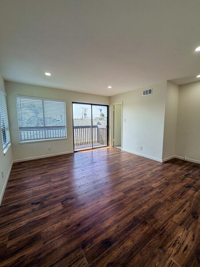 Building Photo - 801-803 N M Street