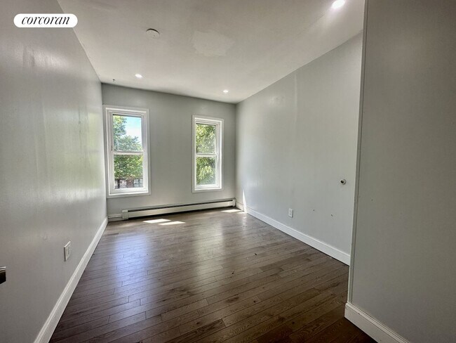 Building Photo - 437C Pulaski St