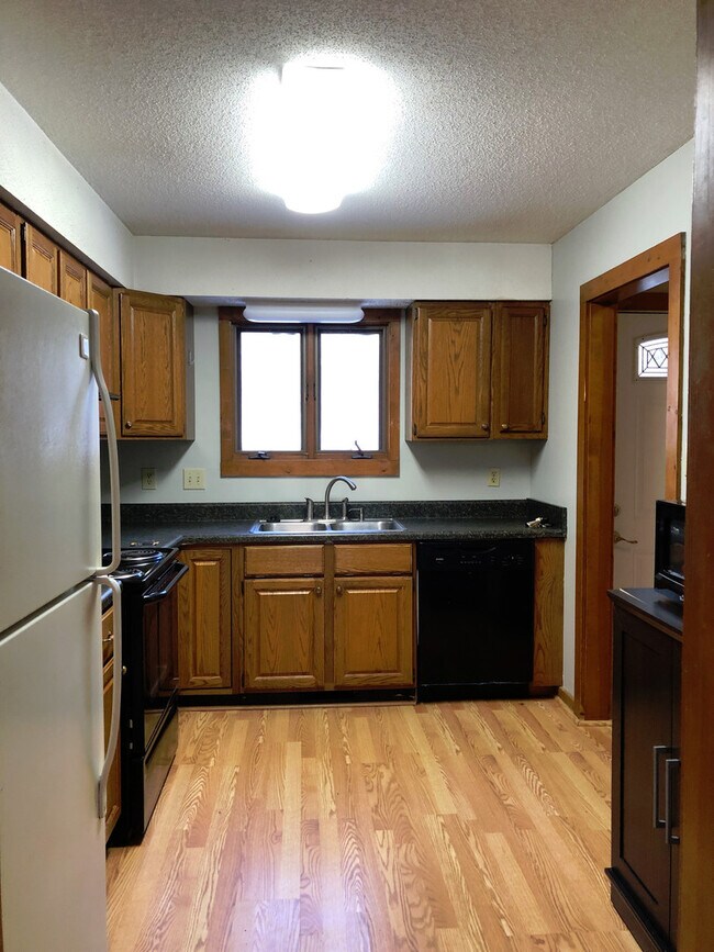Building Photo - 5652 Thea Ln