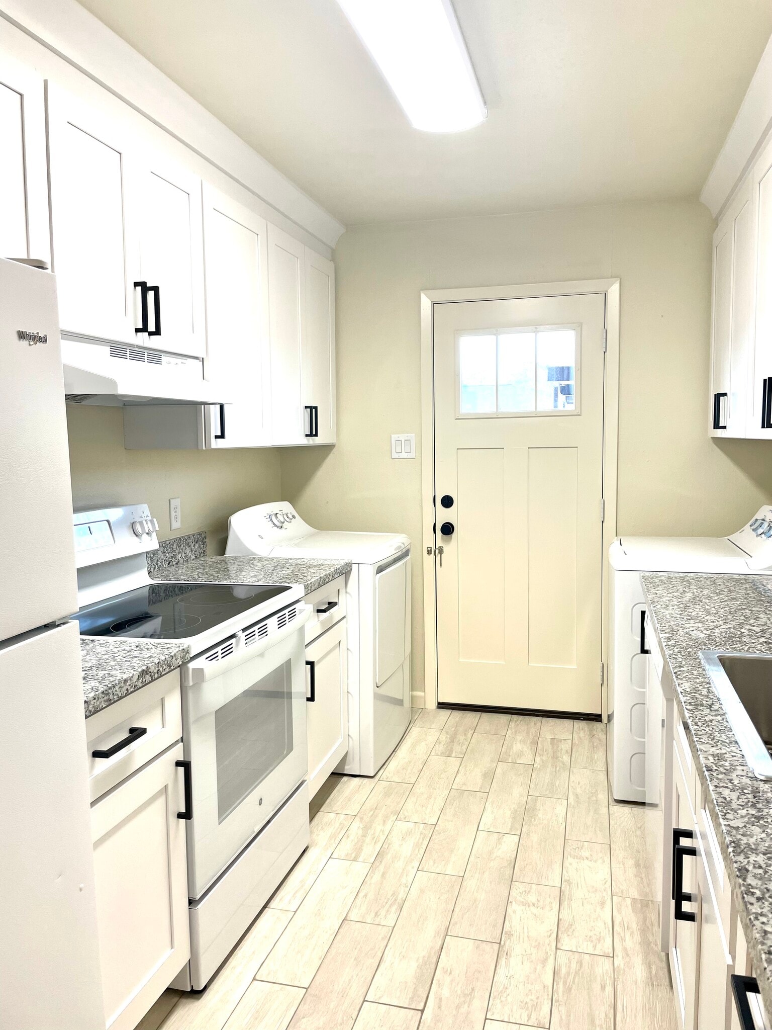 Building Photo - 5454 Folsom Dr