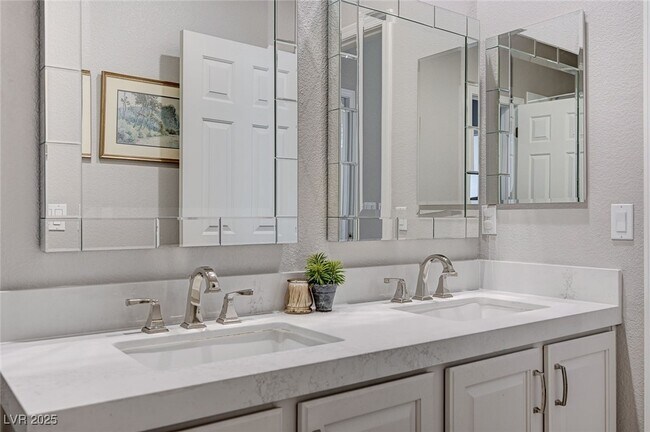 Building Photo - 10249 Wisteria Hills Ct