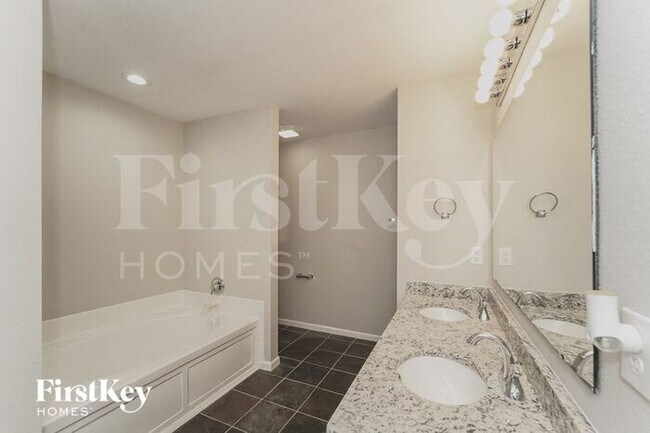 Building Photo - 1431 Waterlily Lane