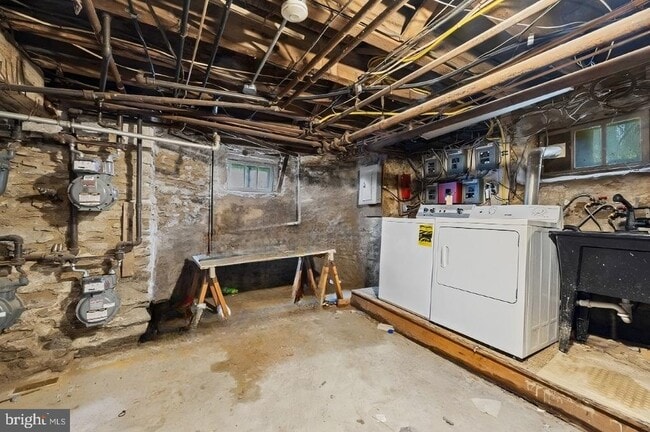 Building Photo - 5911 Greene St