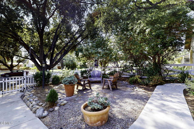 Building Photo - 1845 Las Lunas St