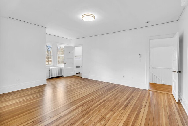 Building Photo - 475 Dobbs Ferry Rd