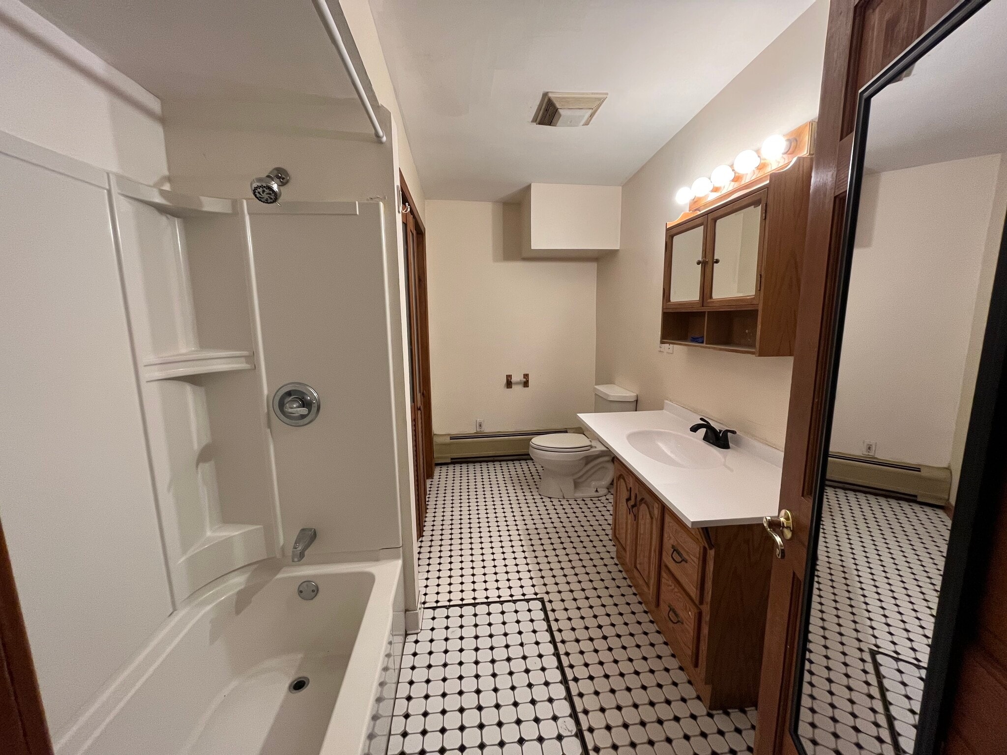 Bathroom - 365 Hamilton St