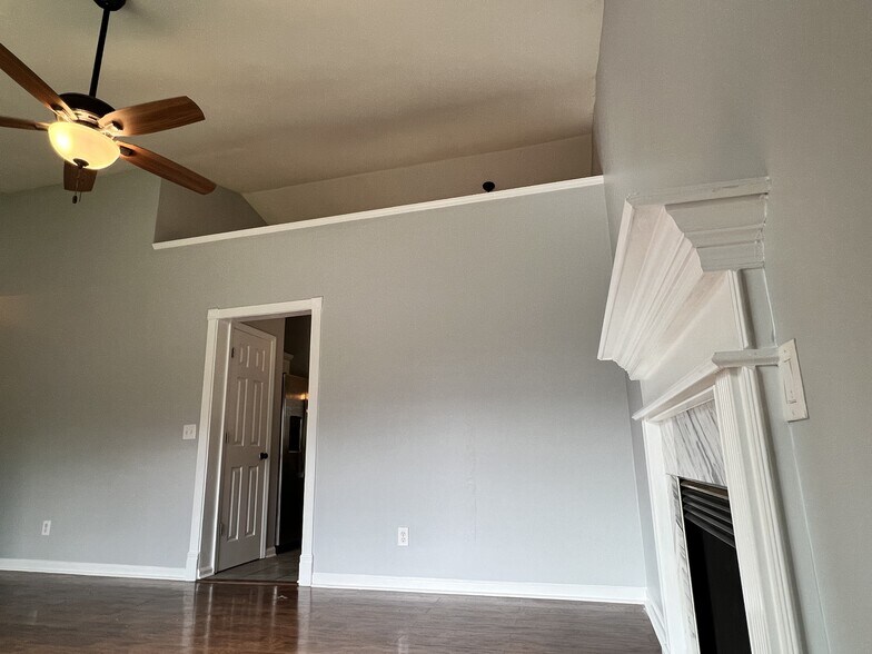 Building Photo - 1509 Sudbury Ct