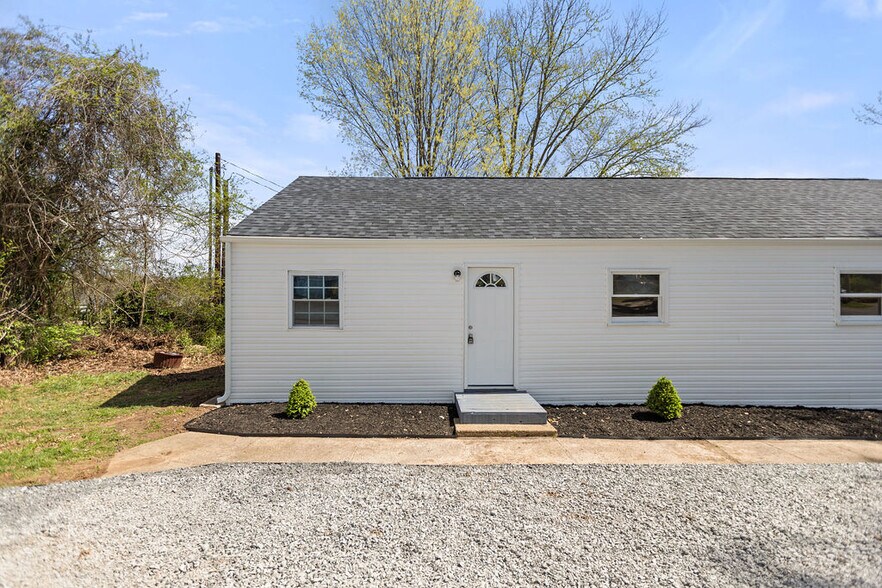 Building Photo - 152 Hamilton Cir