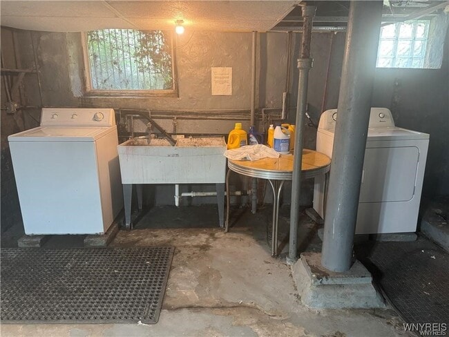 Building Photo - 180 Richmond Ave