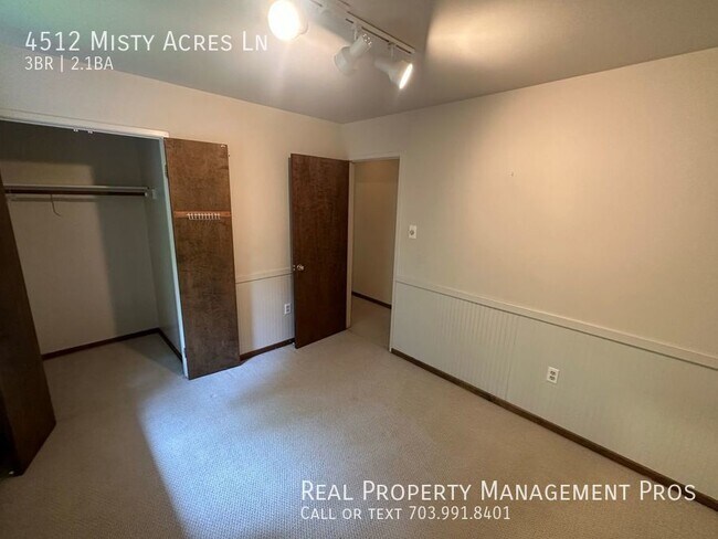 Building Photo - 4512 Misty Acres Ln