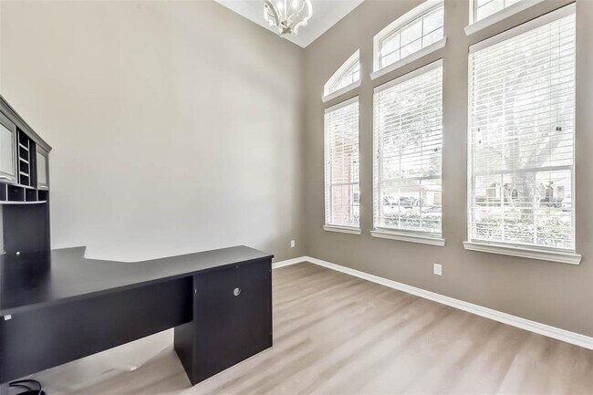 Building Photo - 2812 Chinaberry Park Ln