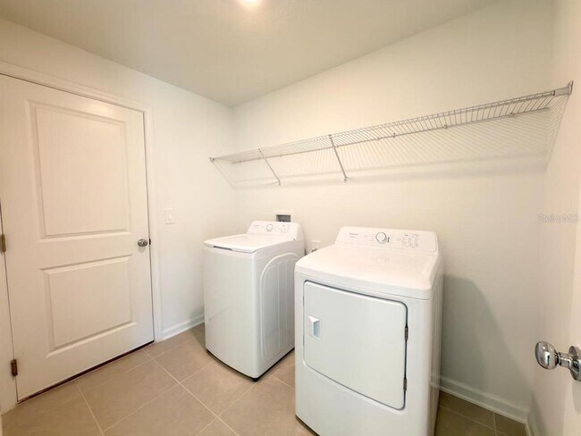 Building Photo - 3212 Alpine Wy