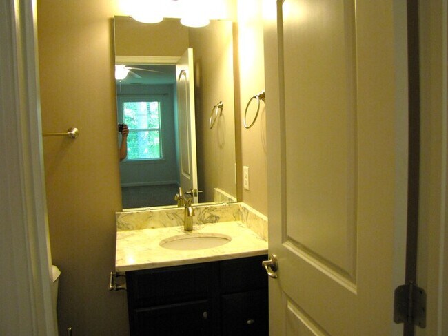 Building Photo - 42 Intuition Cir