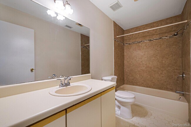 Building Photo - 908 Sara Cir