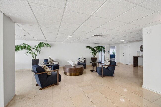 Building Photo - 4511 S Ocean Blvd